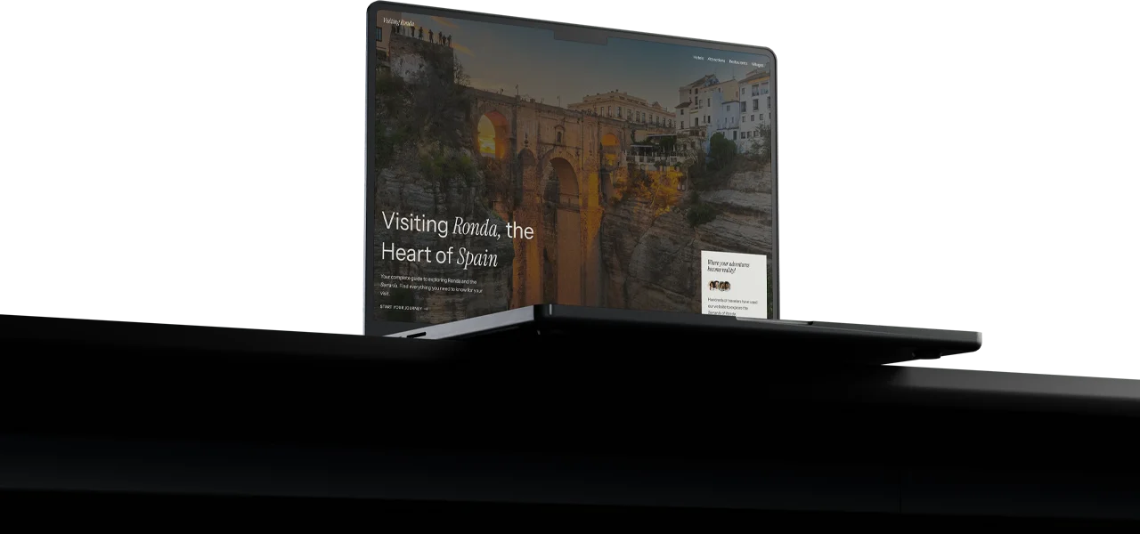 Diseño de la pagina de Visiting Ronda en un portatil